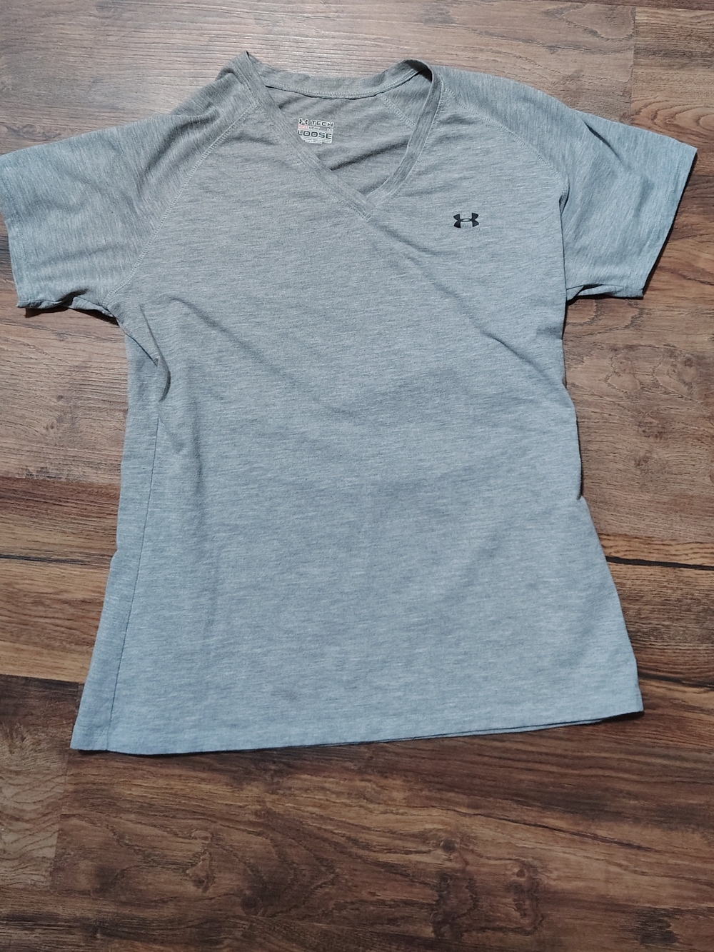 Under Armour Women's Light Gray V-Neck Short Sleeve Tee